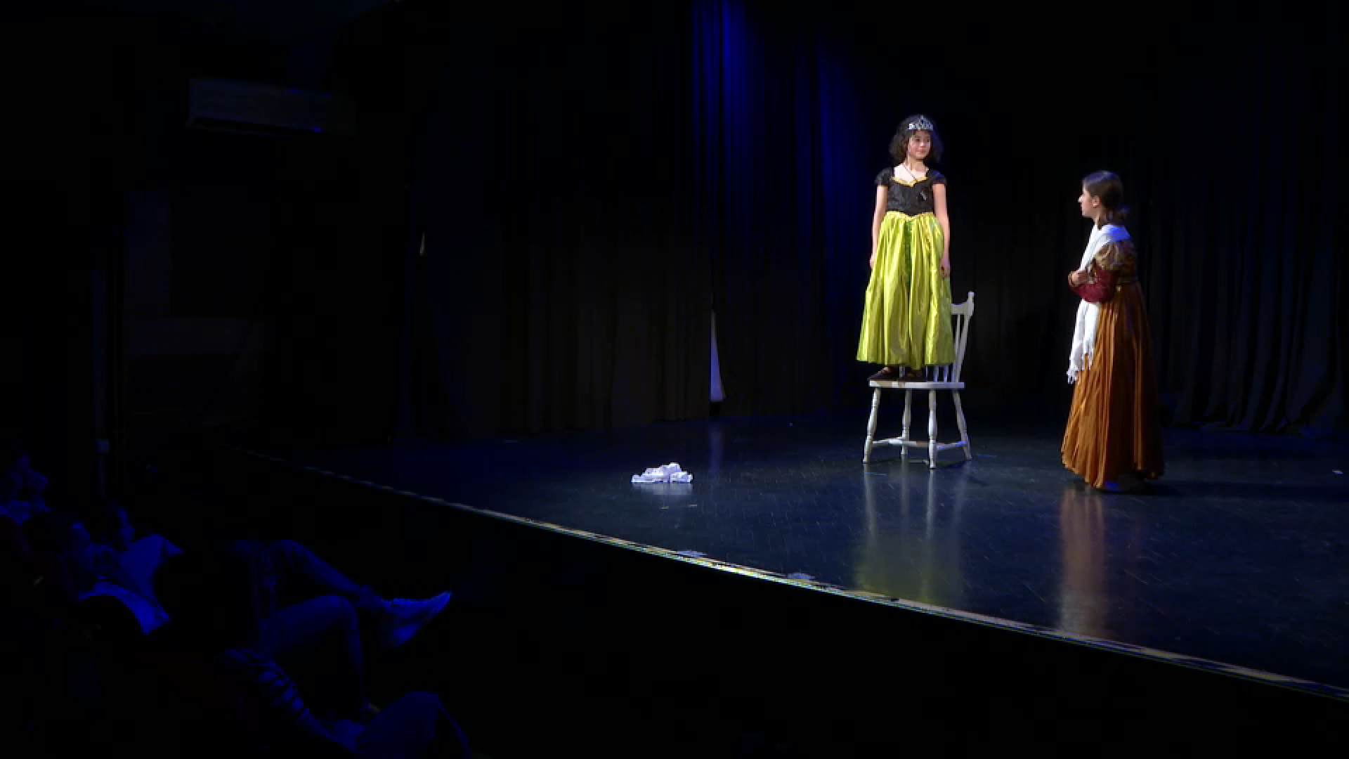 Njmlađi polaznici Škole glume i teatra izveli predstavu "Kako su nastale ružne riječi?"