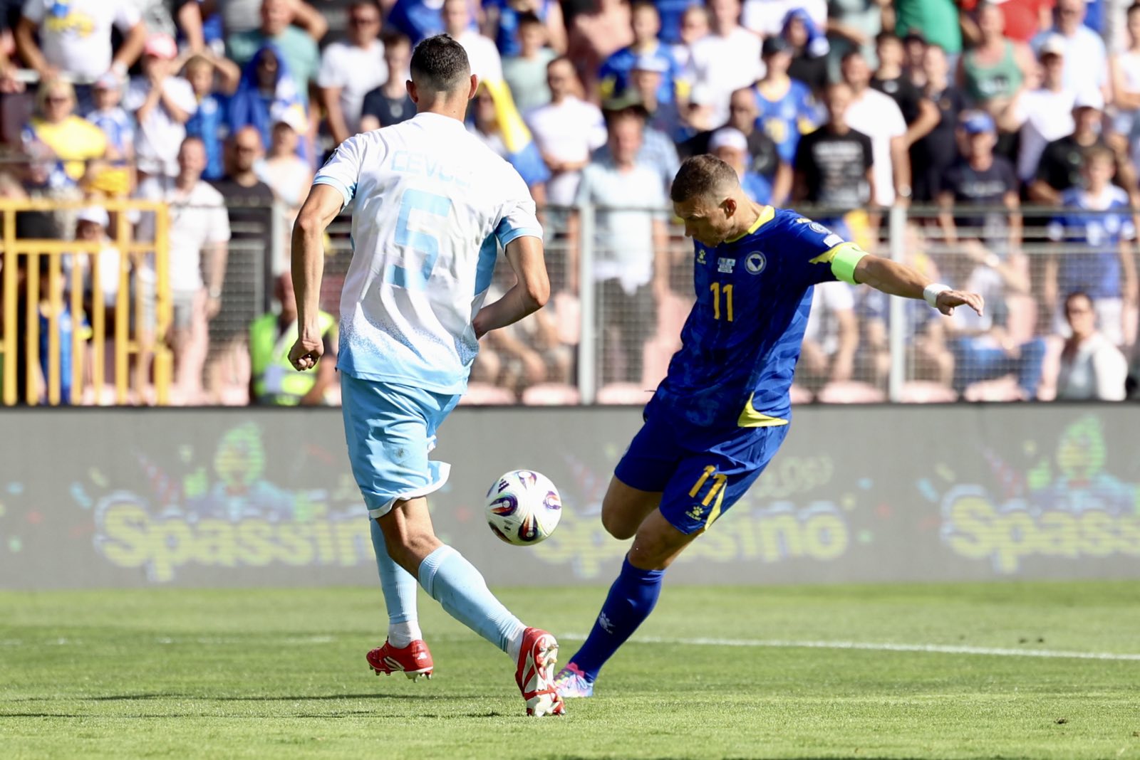 edin dzeko bih san marino 3.jpg