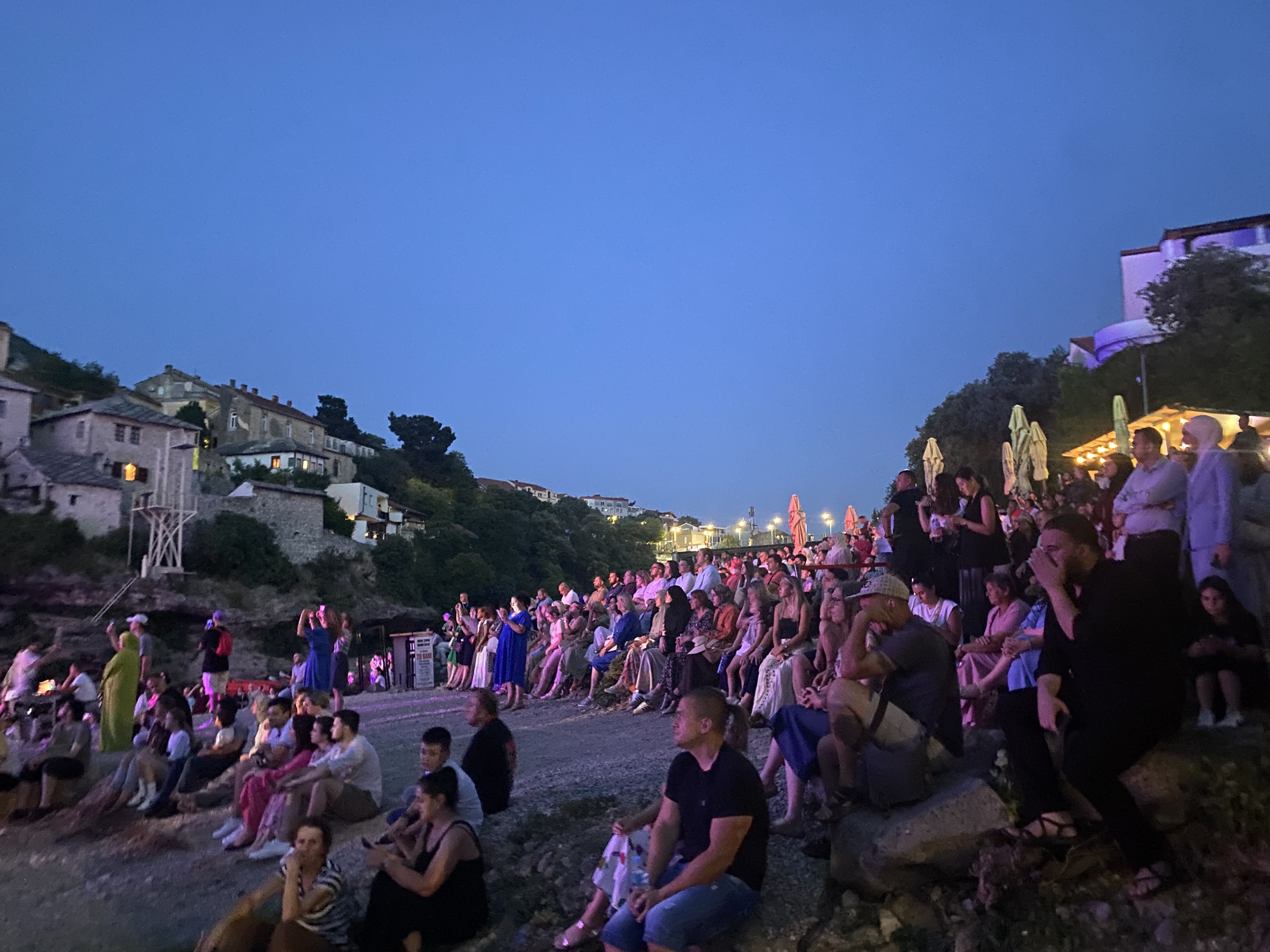 27EECF39-2513-4F28-AC80-DC8978BF5E25