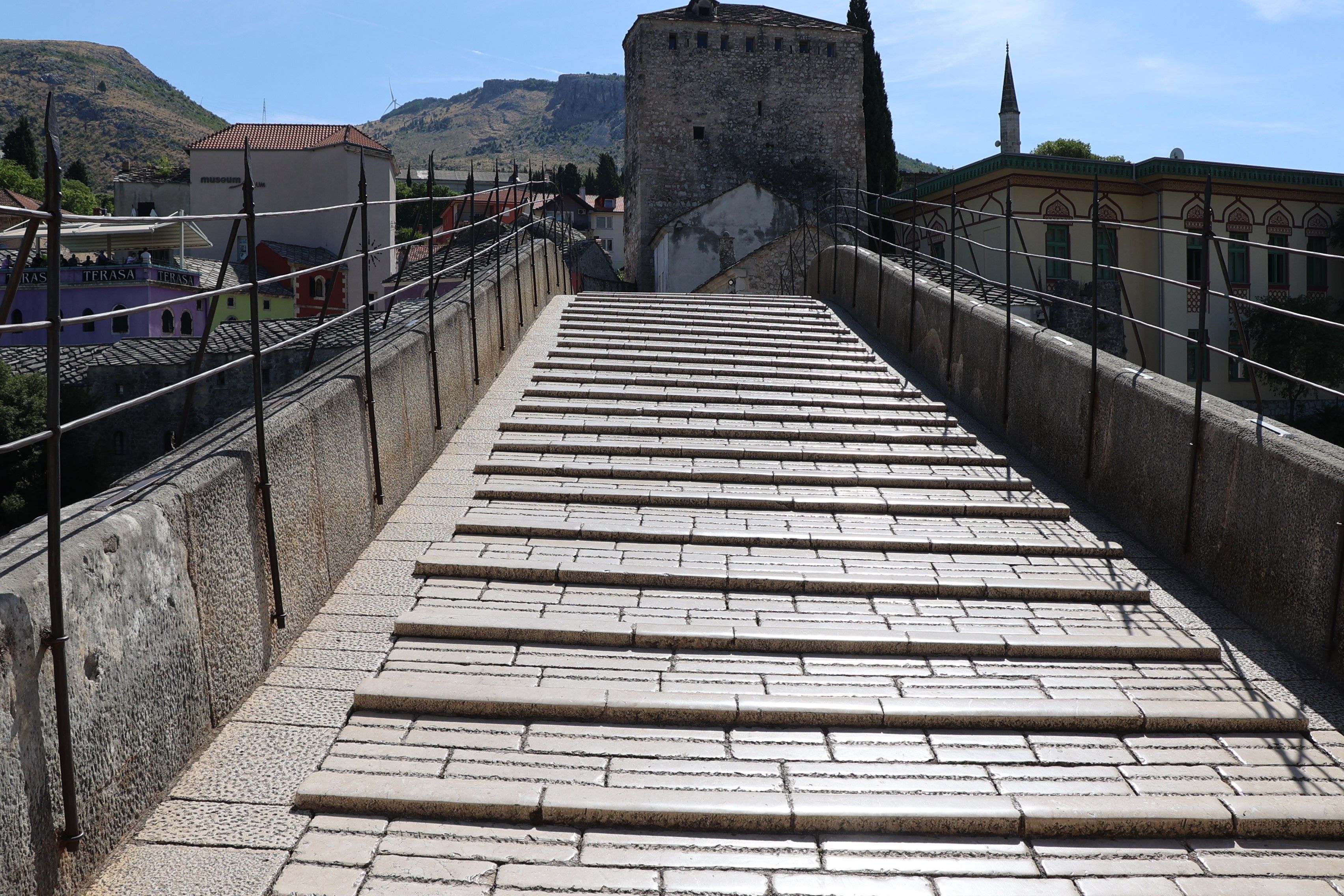 Vrućine ispraznile grad: Mostar u potrazi za osvježenjem