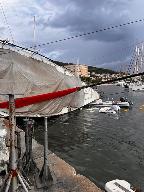 7ec6d480-0065-4e25-8c8b-085d21e35458