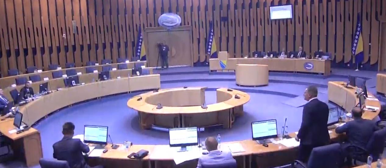 prazne klupe dom naroda psbih