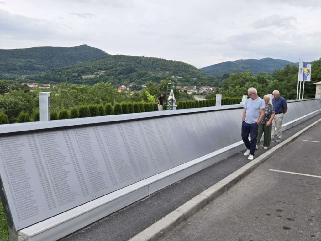 Memorijačni zid Foča Ustikolina