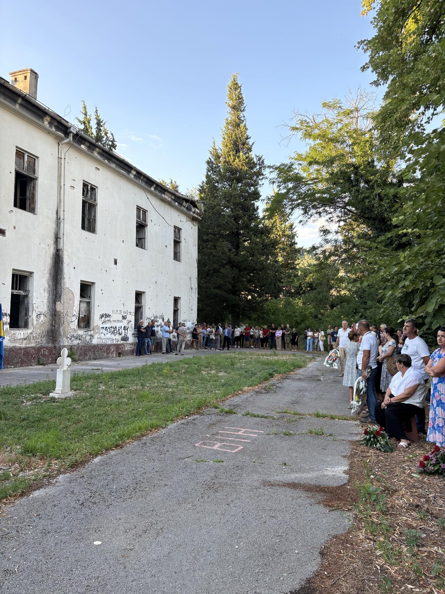 1E31B19E-C684-4A84-A9F0-948BD1932EA0