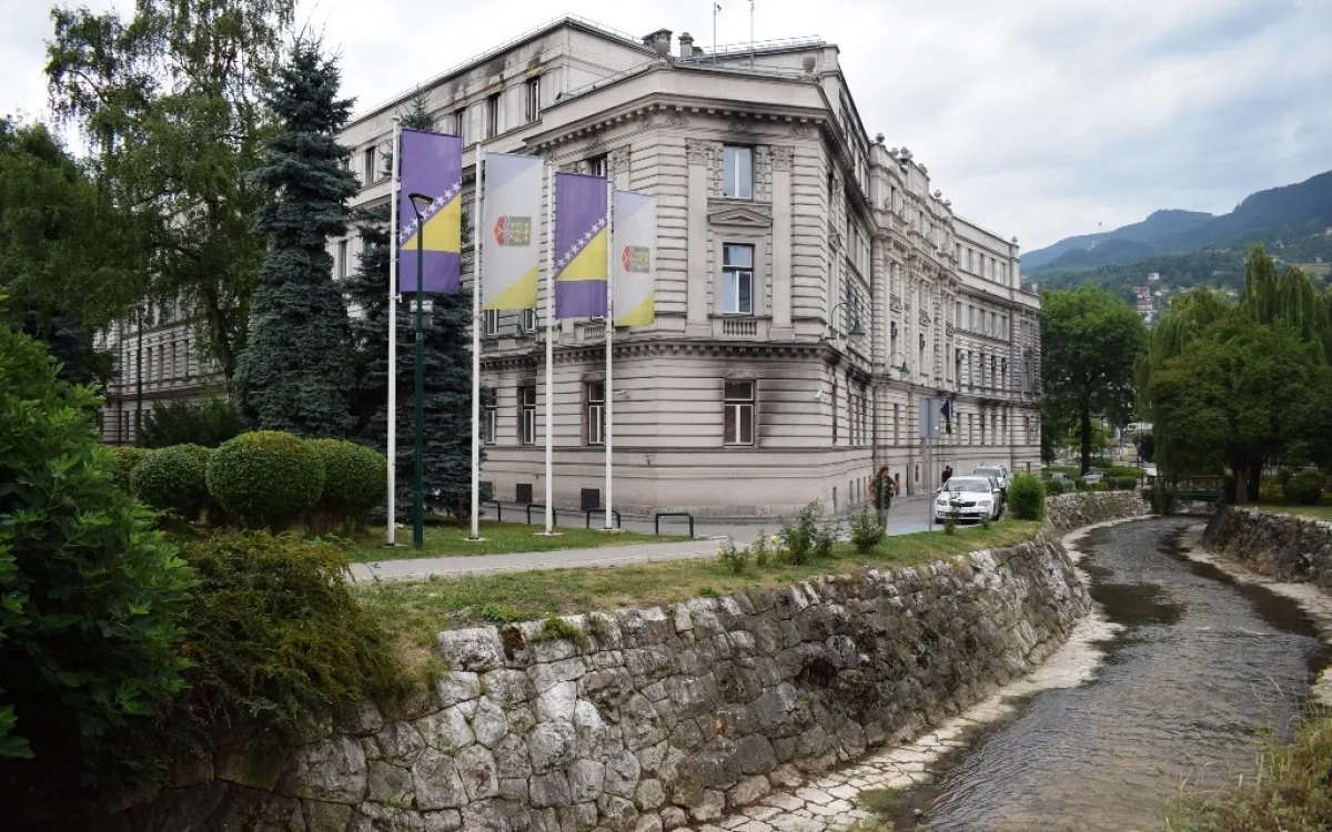 zgrada-opcine-ljetoo-295773.format-webp.width-1200