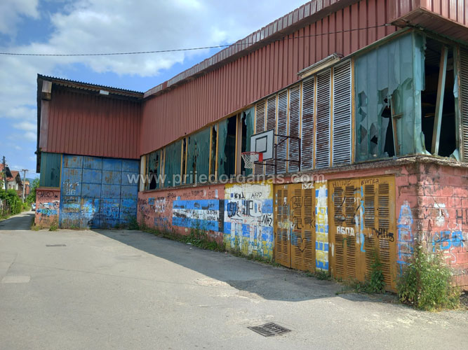 devastirana-fabrika-selena-2