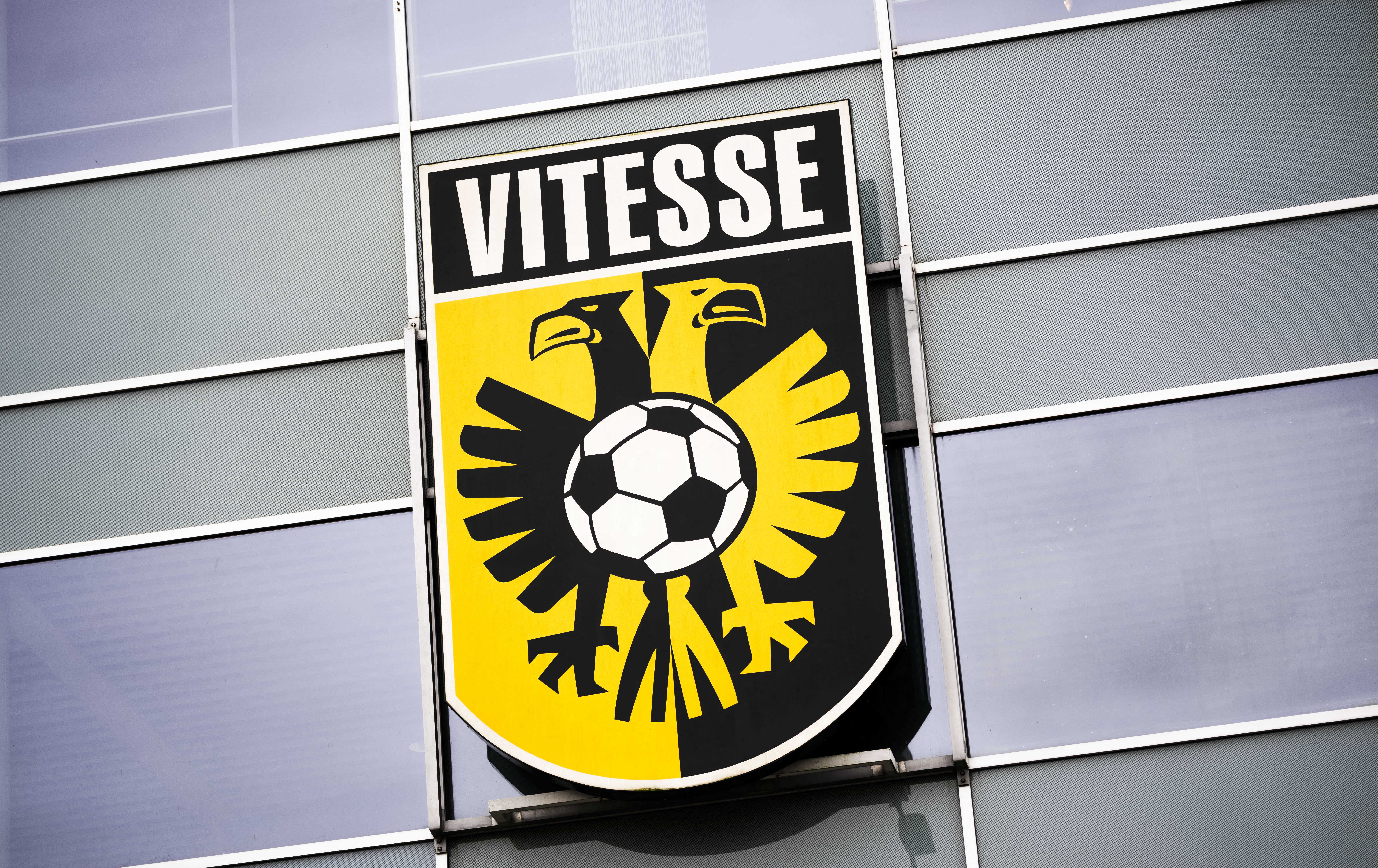 This photograph shows the logo of Dutch football club Vitesse Arnhem, in Arnhem on October 30, 2024. (Photo by ANP / AFP) / Netherlands OUT