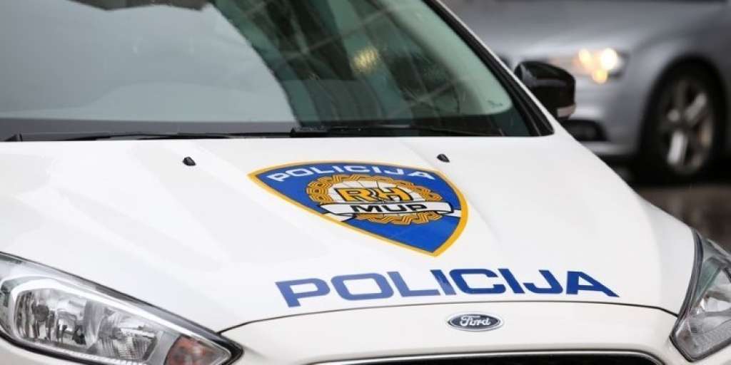 l_d7d04d0b12201f9e4c491a246bb5a13c