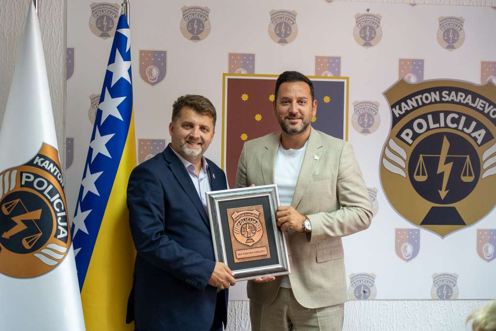 l_ad576e594f67ed955d79e6ff635208f2