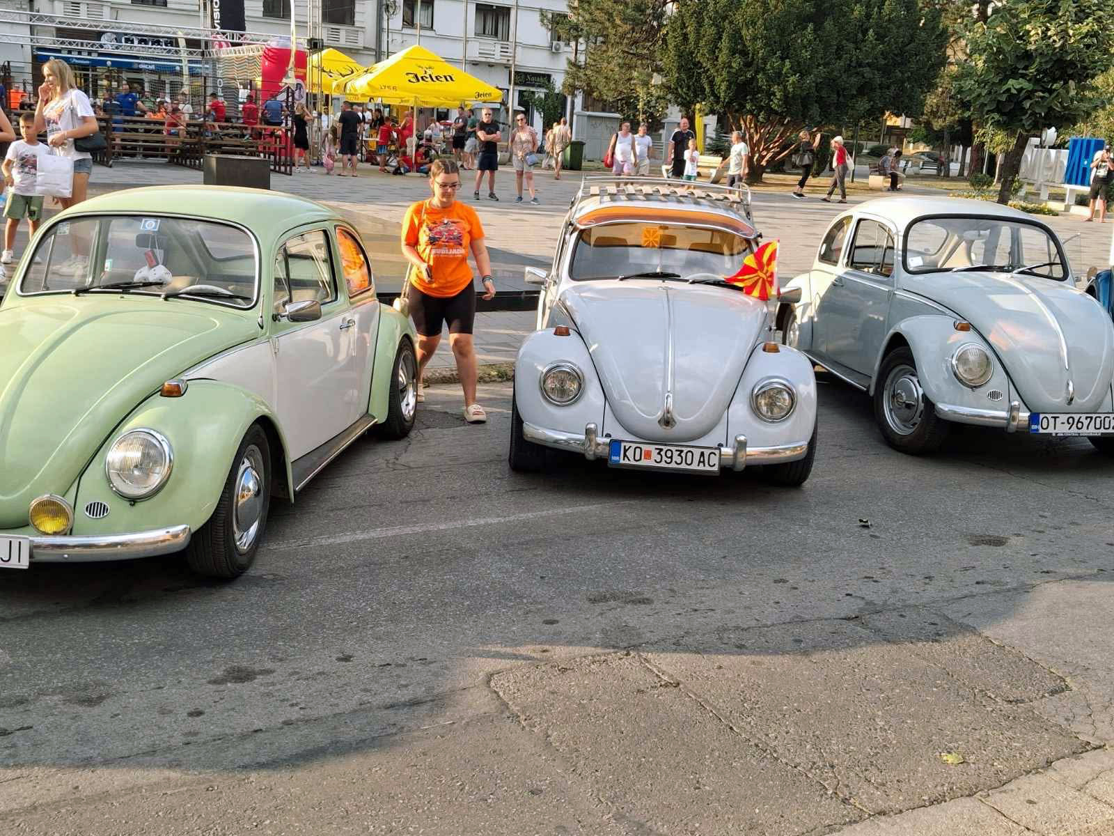 БИЈЕЉИНА, 16. АВГУСТА /СРНА/ -  "Фолксваген" олдтајмери продефиловали су данас улицама Бијељине у оквиру Девете манифестације "Бубијада".