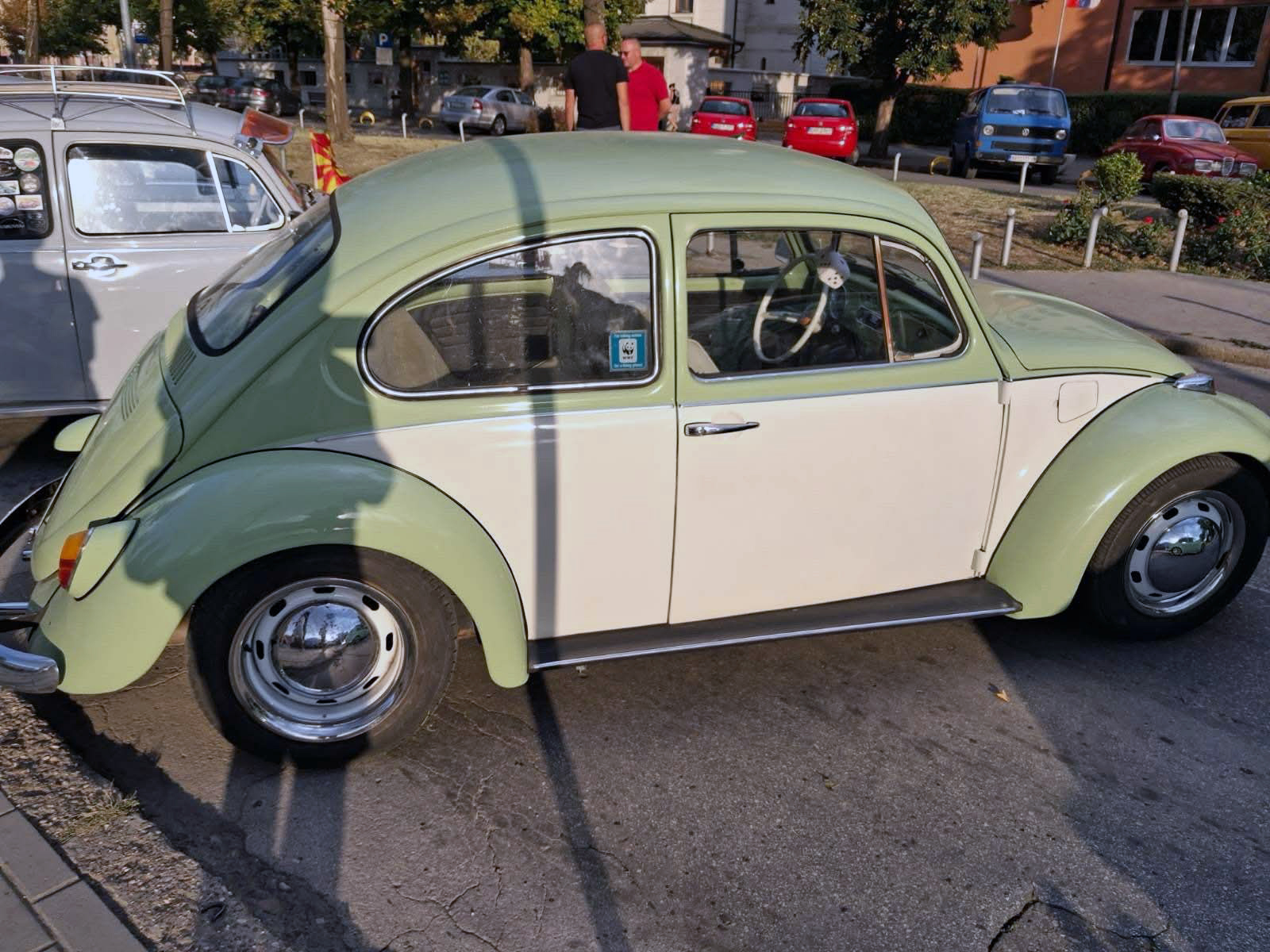 БИЈЕЉИНА, 16. АВГУСТА /СРНА/ -  "Фолксваген" олдтајмери продефиловали су данас улицама Бијељине у оквиру Девете манифестације "Бубијада".