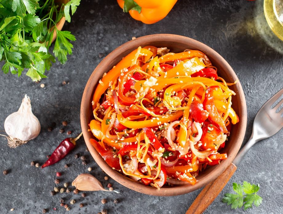 62865074-salata-od-paprike