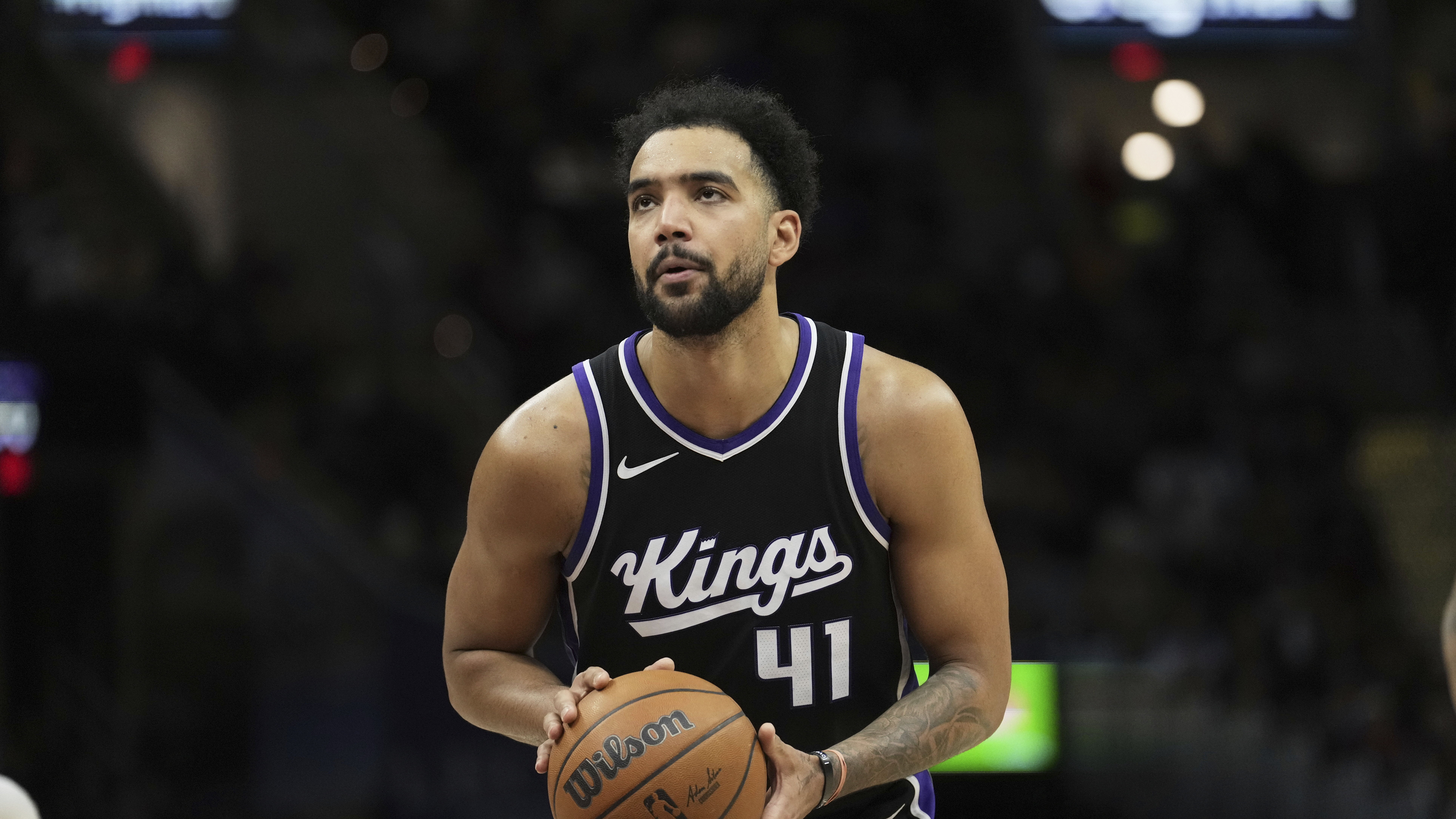 Sacramento Kings forward Trey Lyles (41) in the second half of an NBA basketball game against the Cleveland Cavaliers Sunday, April 6, 2025, in Cleveland. (AP Photo/Sue Ogrocki)