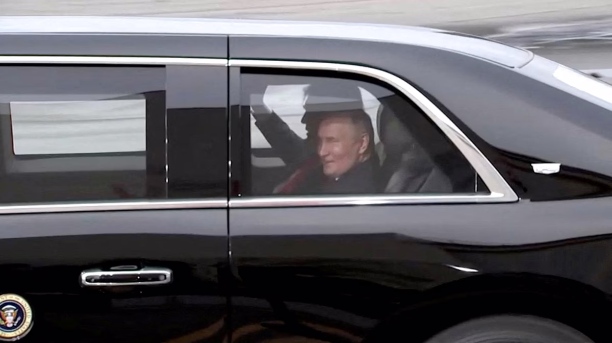 1755293730_2025-08-15T212633Z_69.format-avif.width-1200