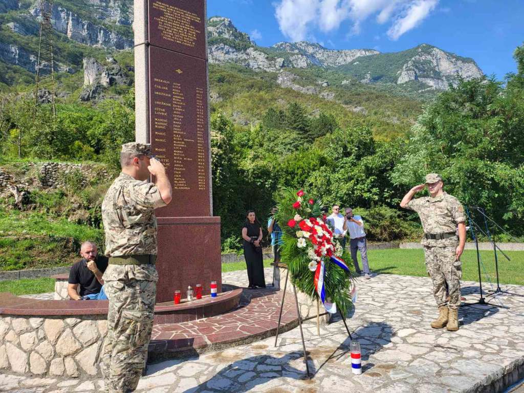 l_cc7803999146b79ab15df44c6a8ebf32