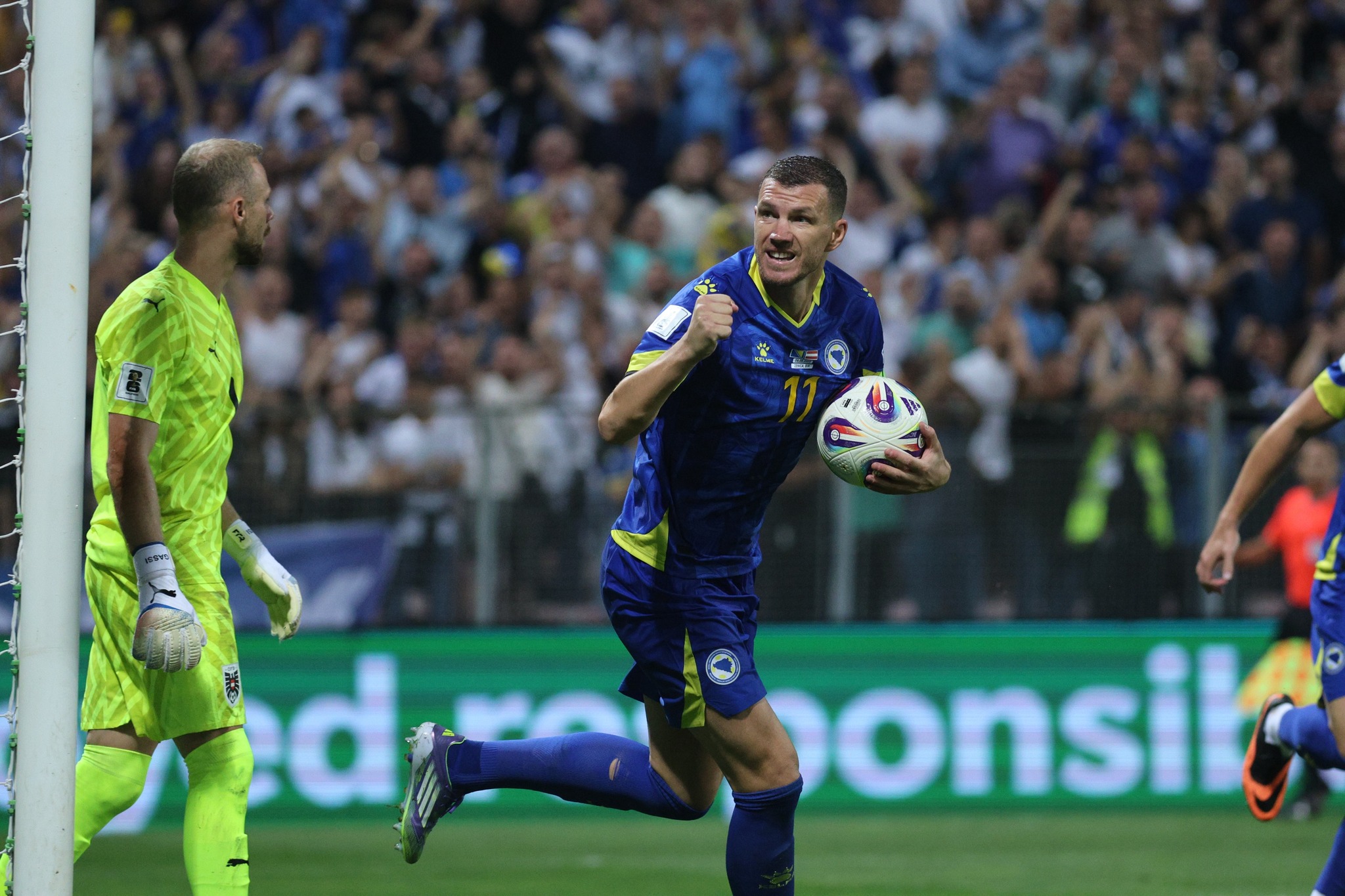 Edin Džeko Dzeko.jpg