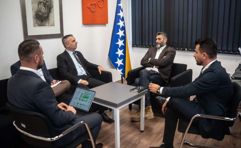 l_acbf4c9bdb2794e88c8c95090b1dc2de