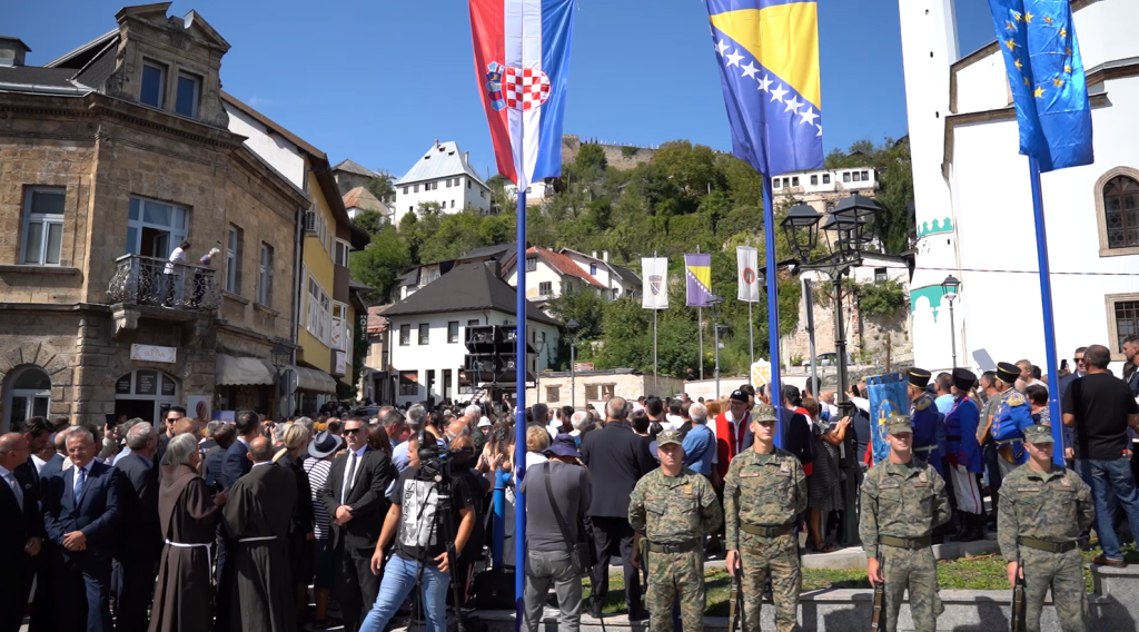 l_ae789e9761f4bfdc1ff0df01fdd253fc