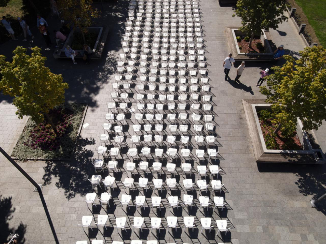 bijele stolice banjaluka