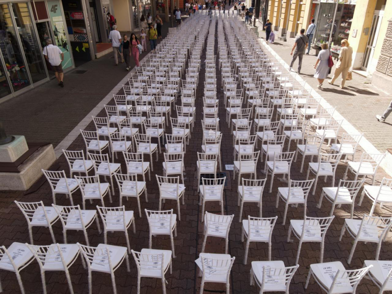 bijele stolice banjaluka