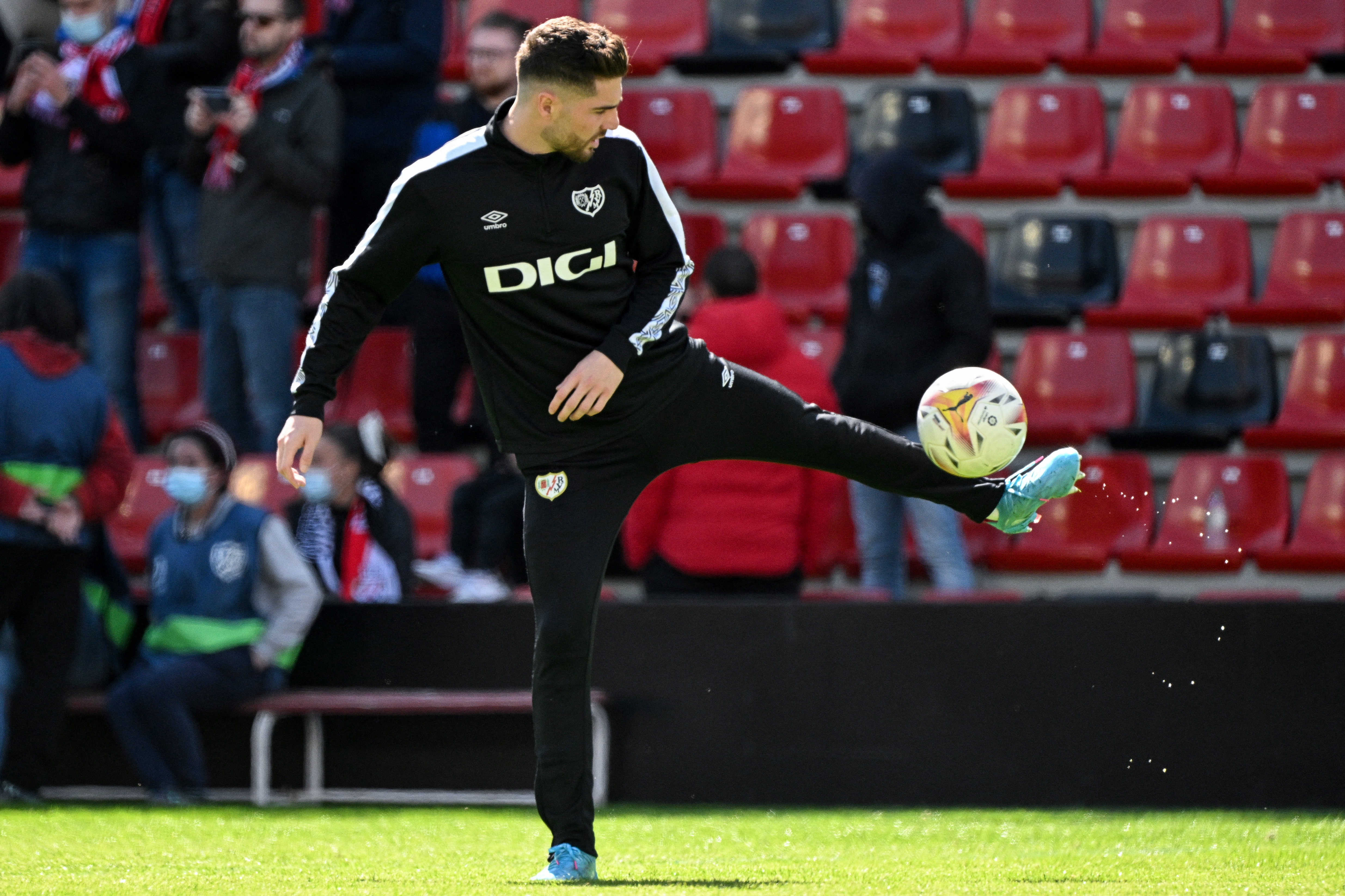 Rayo Vallecano's French goalkeeper Luca Zidane warms up before the start of the Spanish league football match between Rayo Vallecano de Madrid and Sevilla FC at the Vallecas stadium in Madrid on March 13, 2022. (Photo by GABRIEL BOUYS / AFP)
