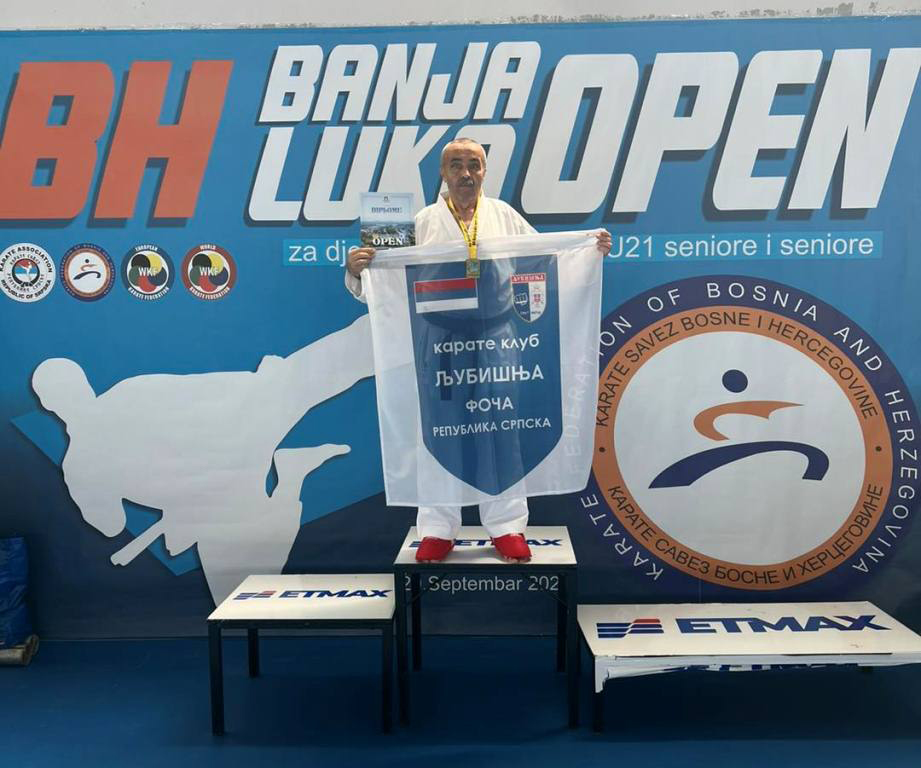 Седамдесетогодишњи каратиста фочанске "Љубишње" Љубомир Тодовић освојио је двије златне медаље на турниру "БХ Бањалука опен"