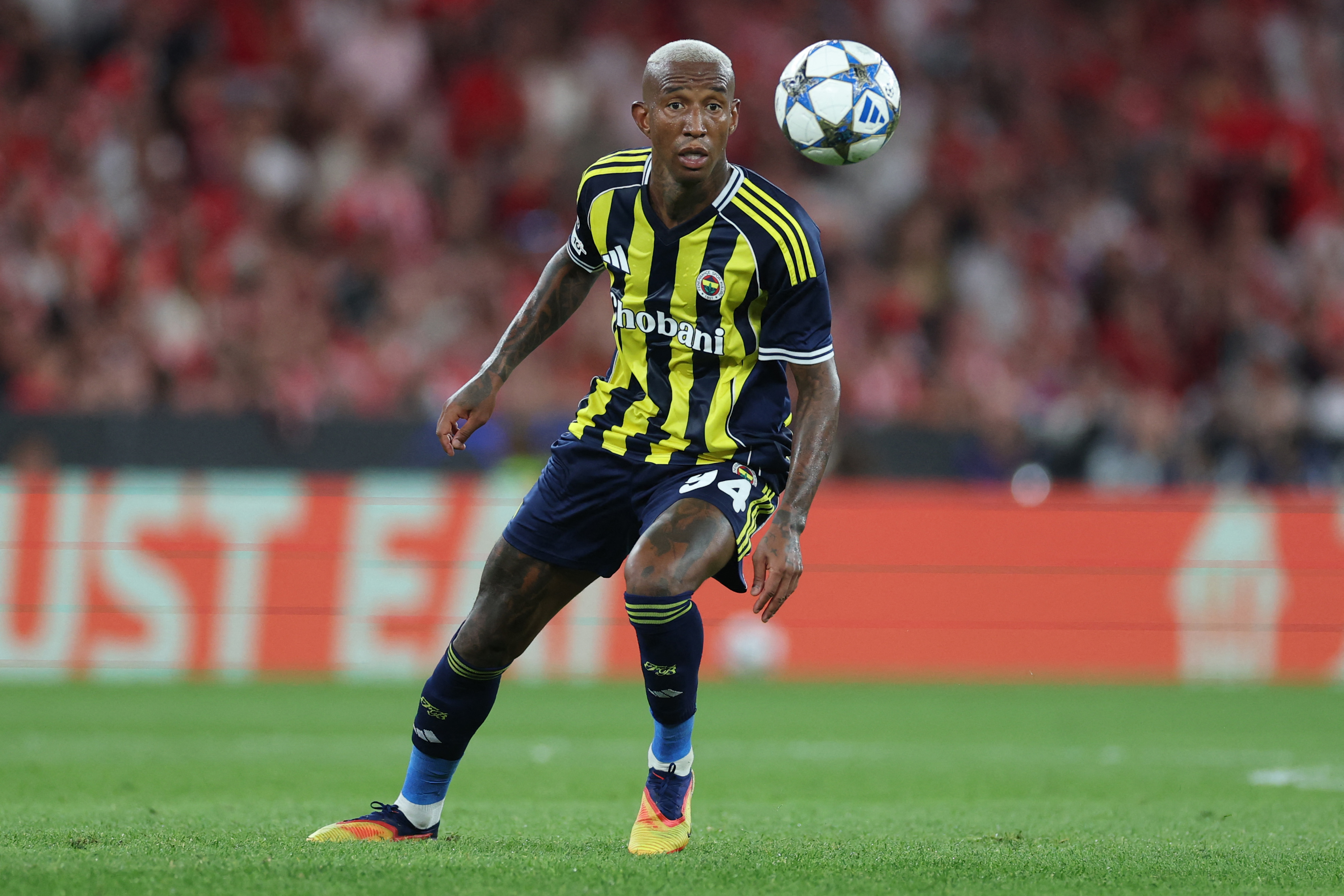 Fenerbahce's Brazilian midfielder #94 Anderson Talisca