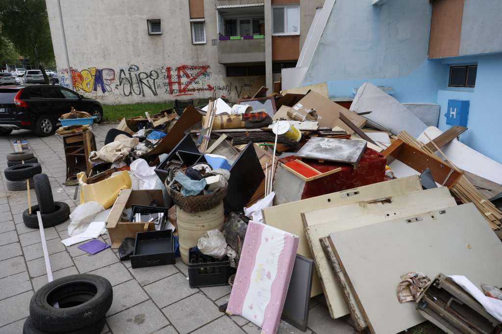 l_fcbeb640bdb74d8615e78393a66ebfe1