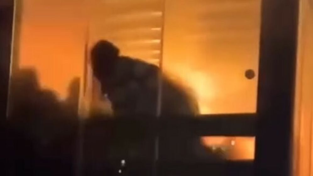 63229435-snimka-pozara-na-svicarskom-skijalistu