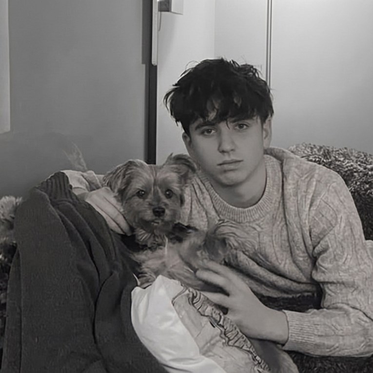 f96e8b19-1fec-4002-860a-4e195a01a8b7