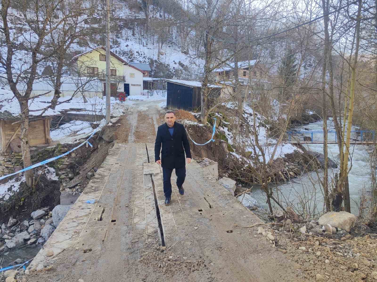 Načelnik Mujo Sofradžija prošao mostom koji je izgrađen za 3 dana
