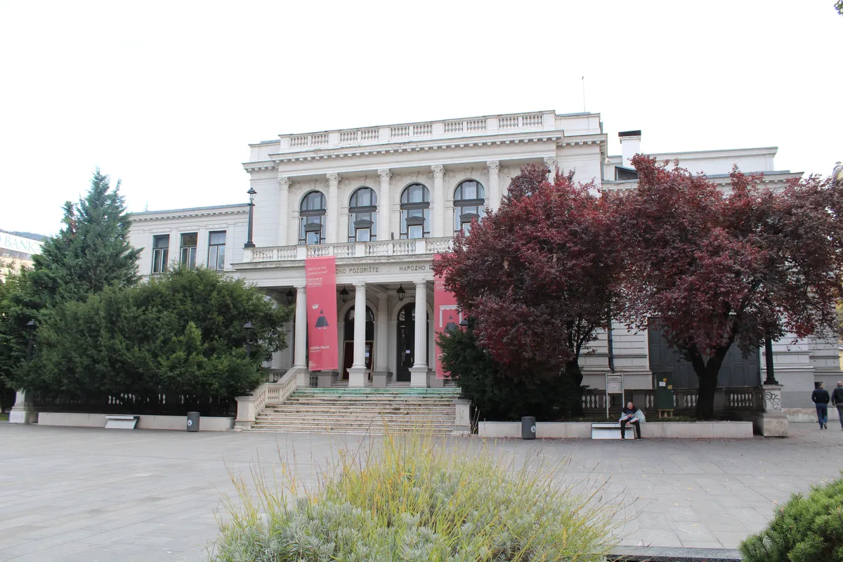 Narodno-pozoriste-2.format-webp.width-1200