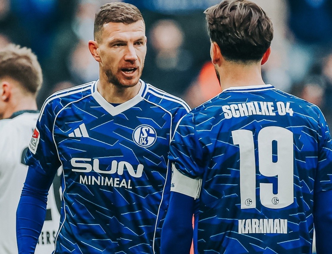 Edin Džeko Dzeko SChalek debi