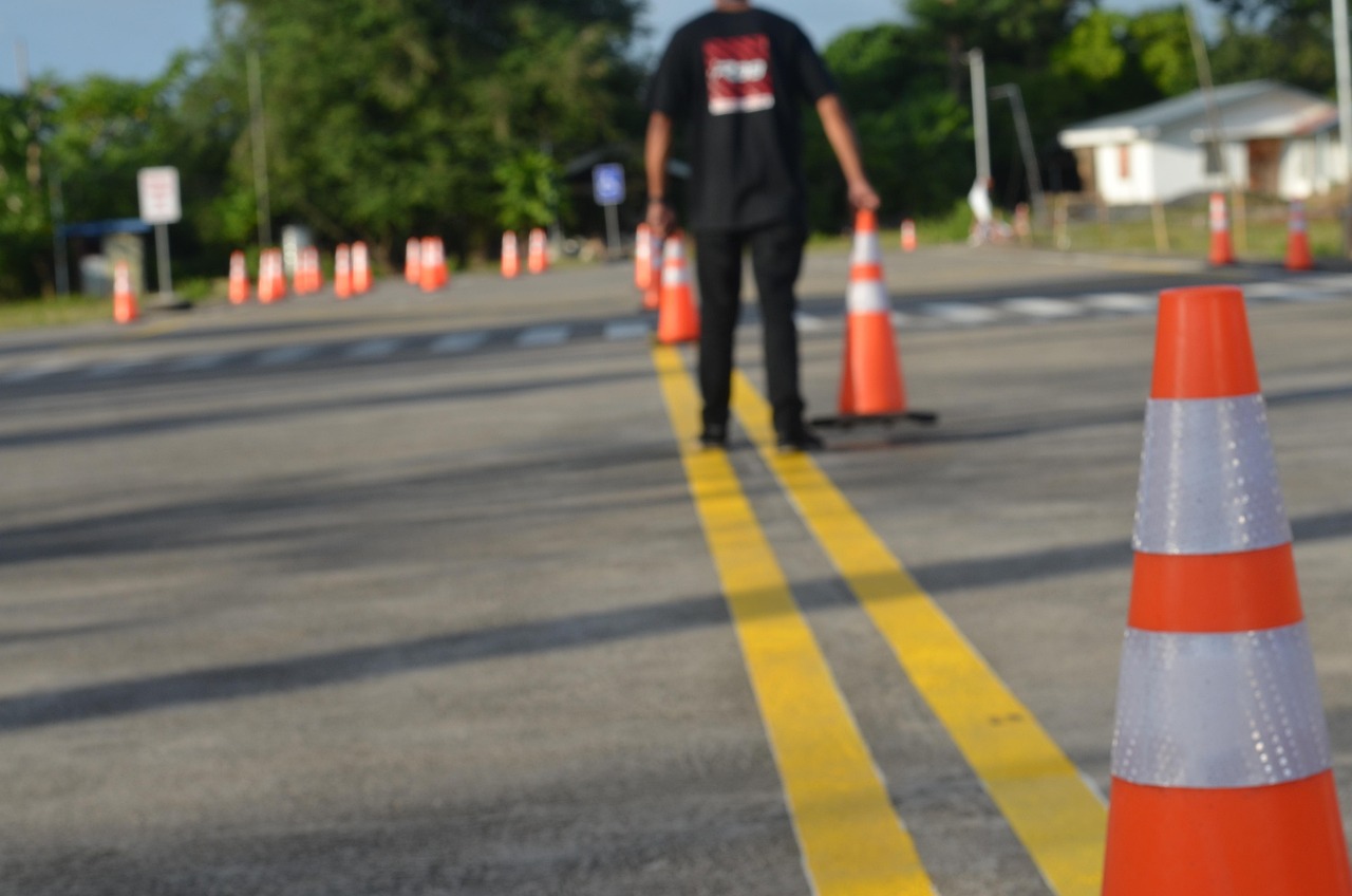 traffic-cones-6874096_1280