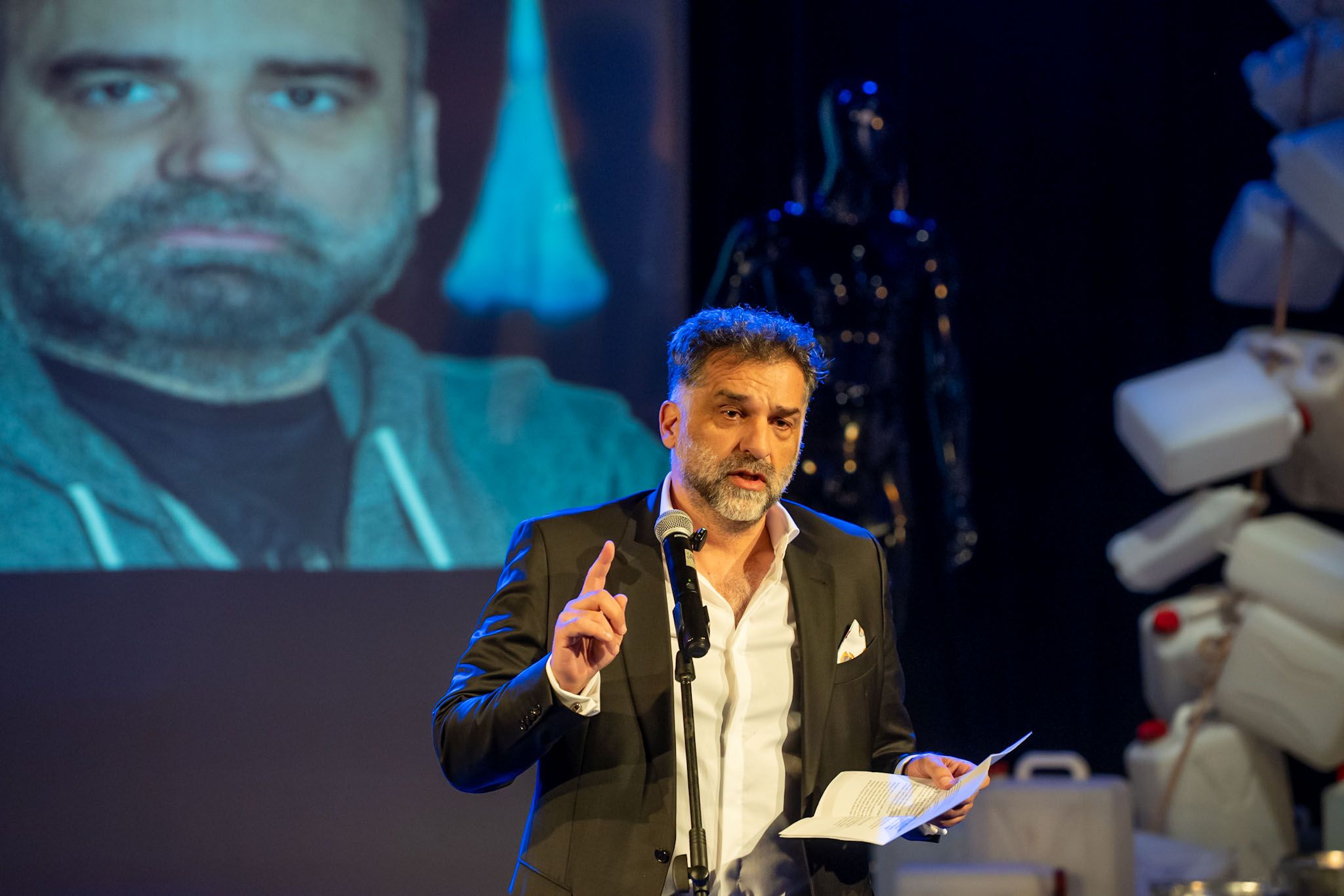 Bh. oskarovac Danis Tanović je govorio o radu i druženju sa Mustafićem kao i o njihovim zajedničkim počecima