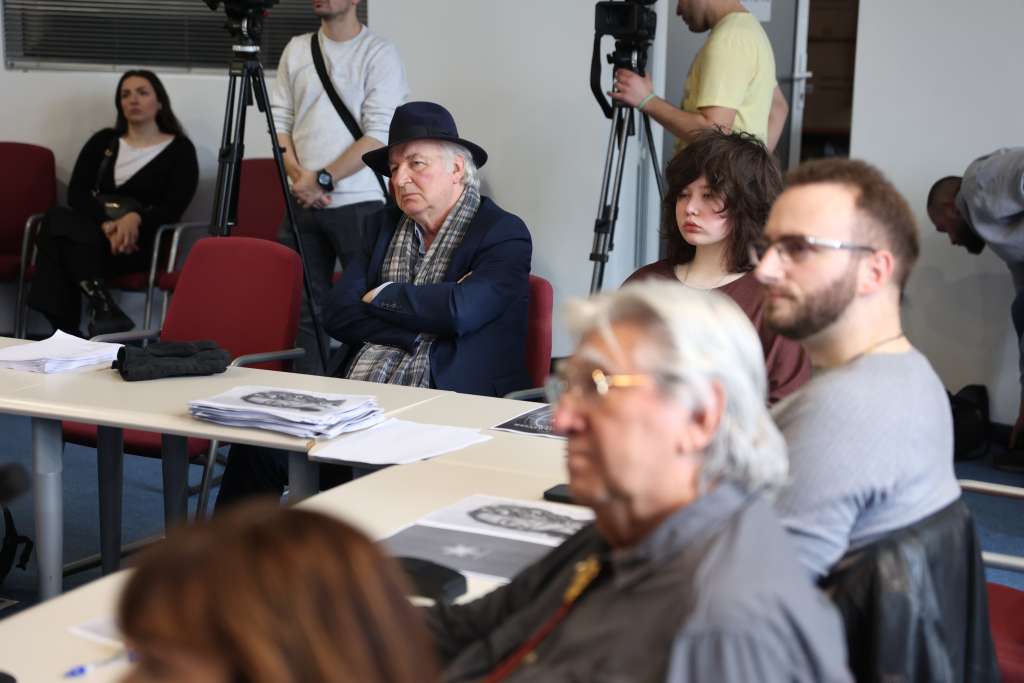 l_7d2cb9aecf092f42f3598802dd1ea3ee