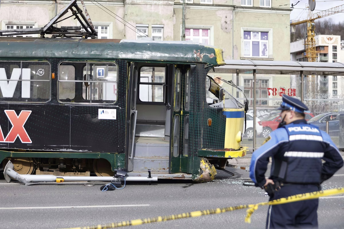 1771005859_1770914122_c_d9cdebdd.format-avif.width-1200