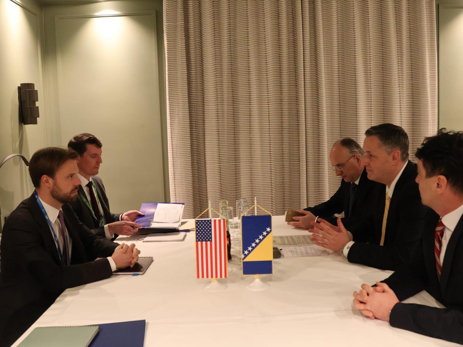 af33e2c8-d81c-4671-a645-8c3d3e177240