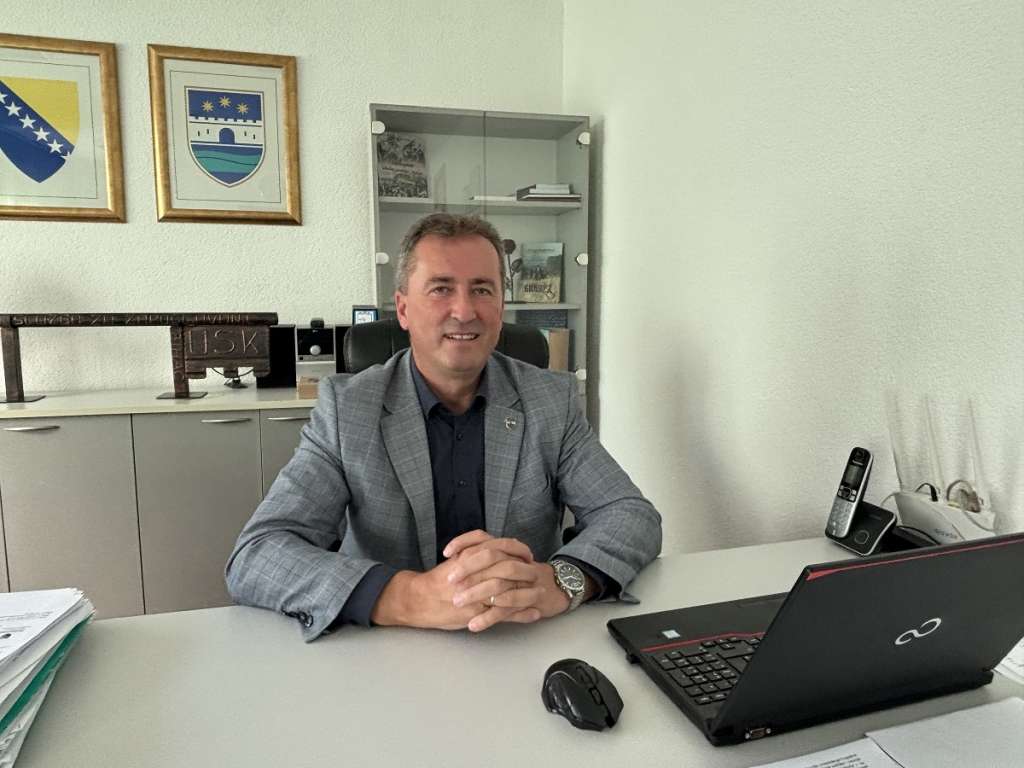 l_9927a240e82e3e0e58e1eef3d886b87a