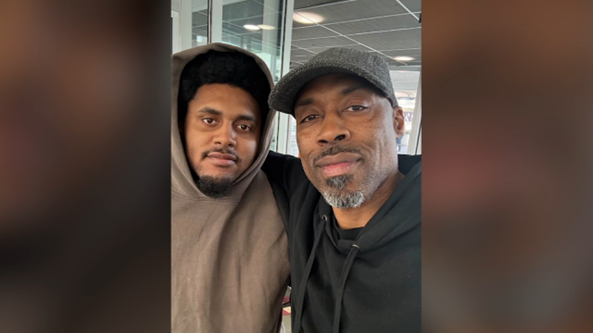 18665778_030126-wls-elijah-hoard-and-dad-clean-img