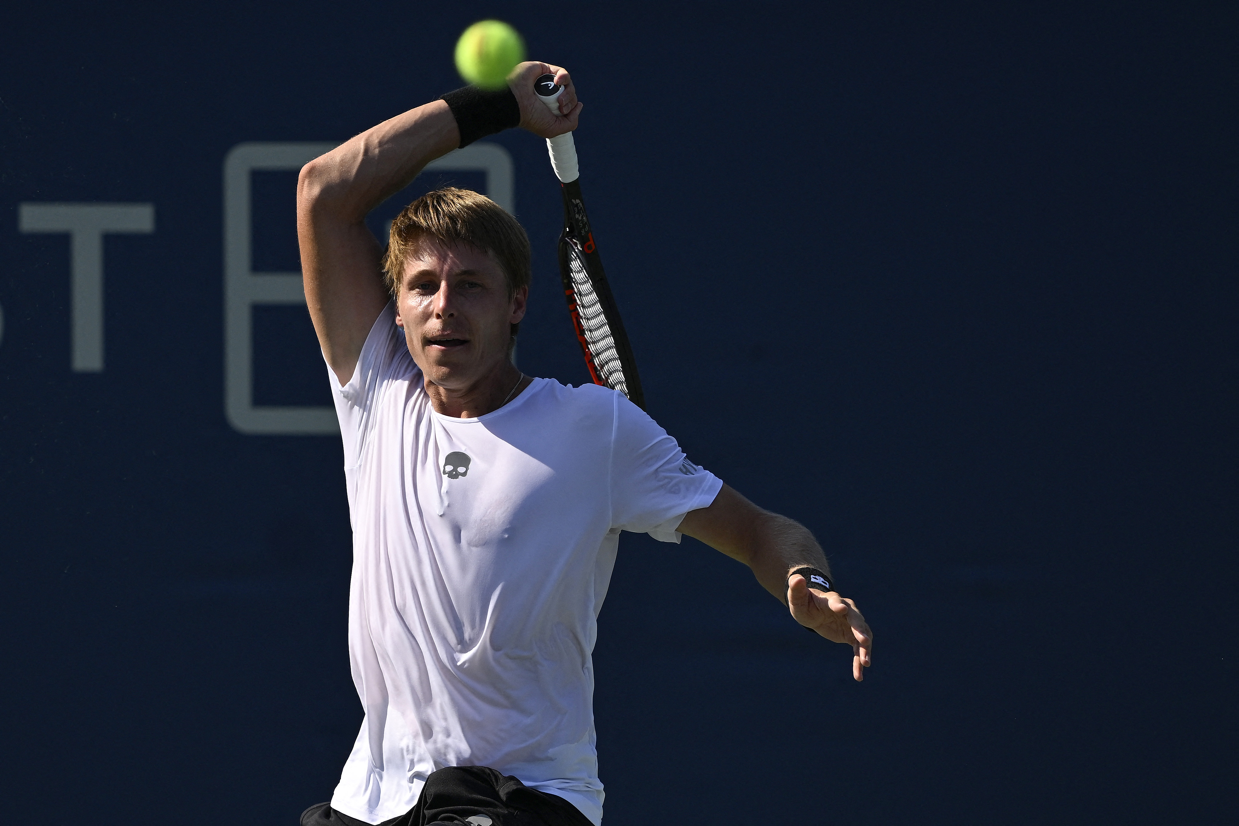 WINSTON SALEM, NORTH CAROLINA - AUGUST 20: Ilya Ivashka of Belarus returns a s