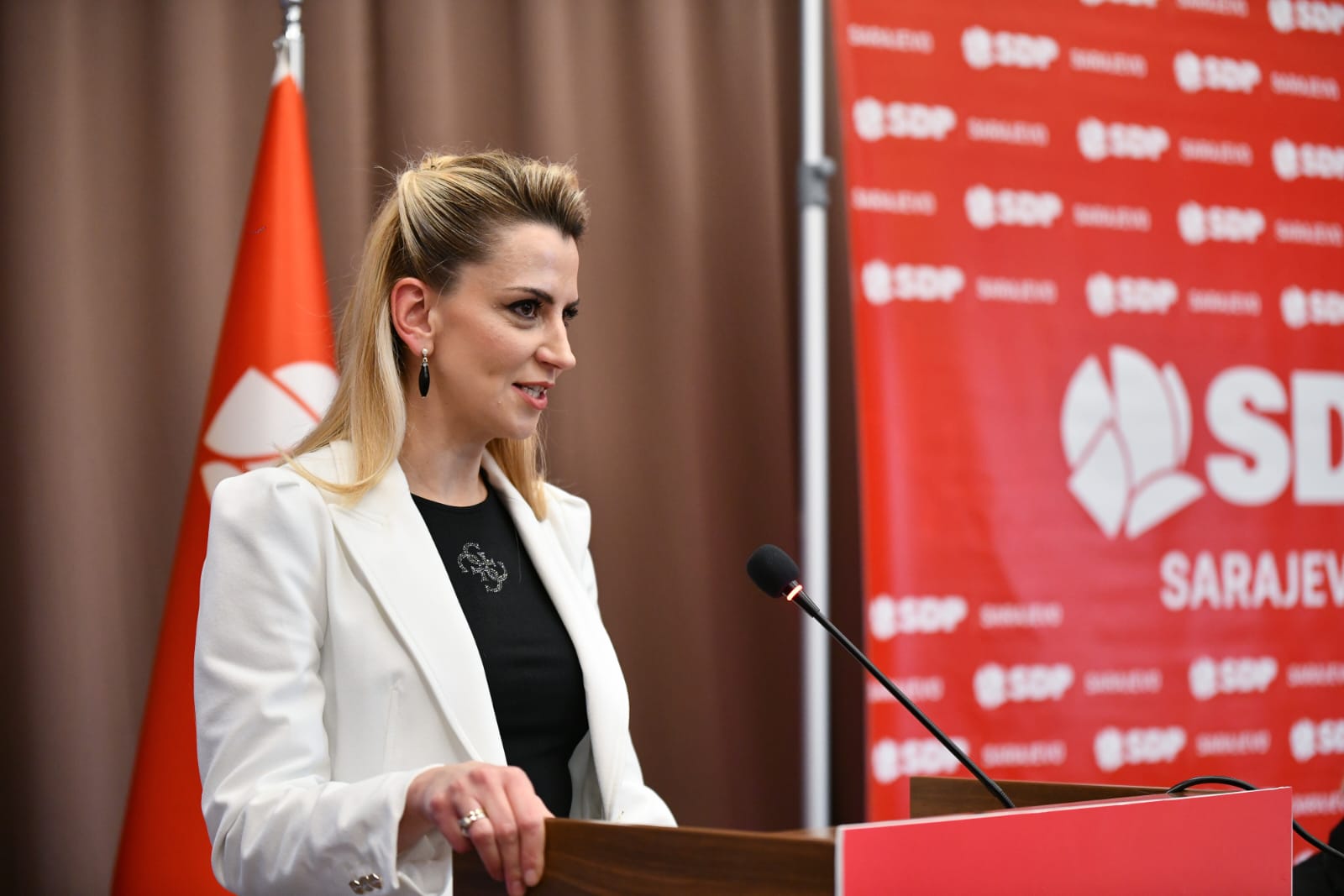 3d81679e-238c-4c22-81d5-4b419d922262