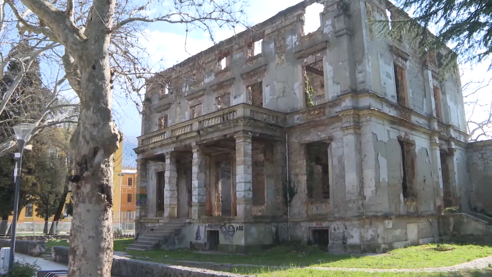 kuca mujage komadine.png