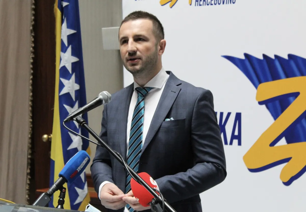 thumbnail_image4-14.format-webp.width-1200