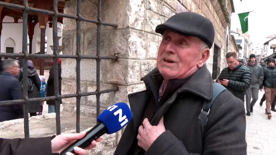 Vjernik zaplakao pred kamerama N1 zbog ratova u svijetu na Bajram