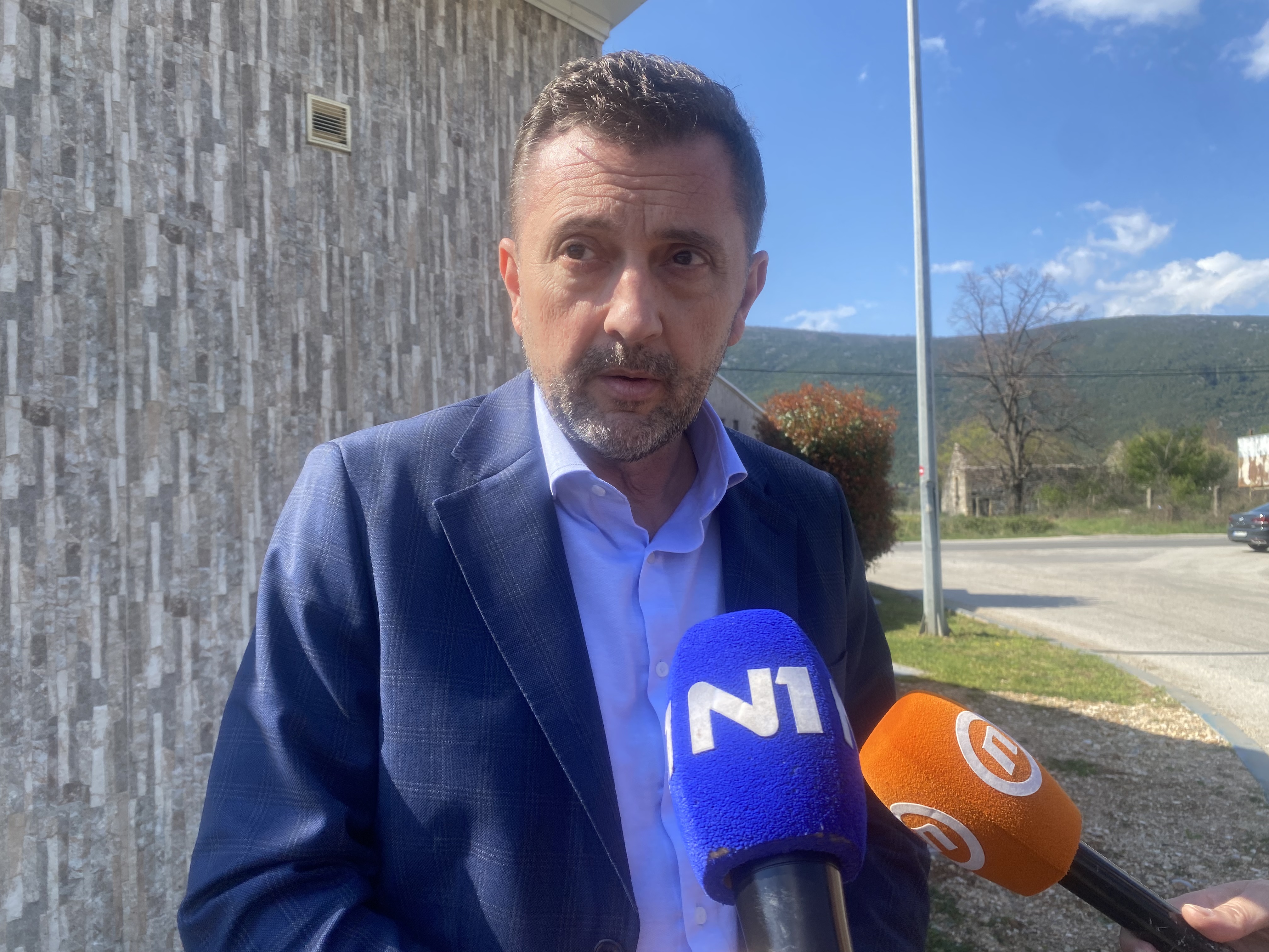 CF78DF74-DD68-4F02-9E92-7EA113D80390