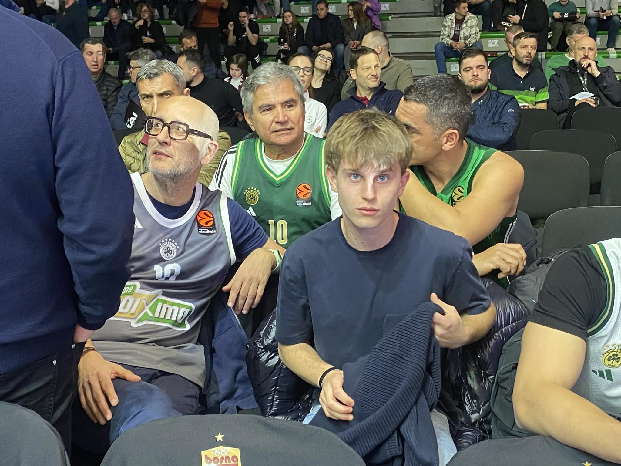 f4abb082-ac46-46d7-85bb-a126a529b506