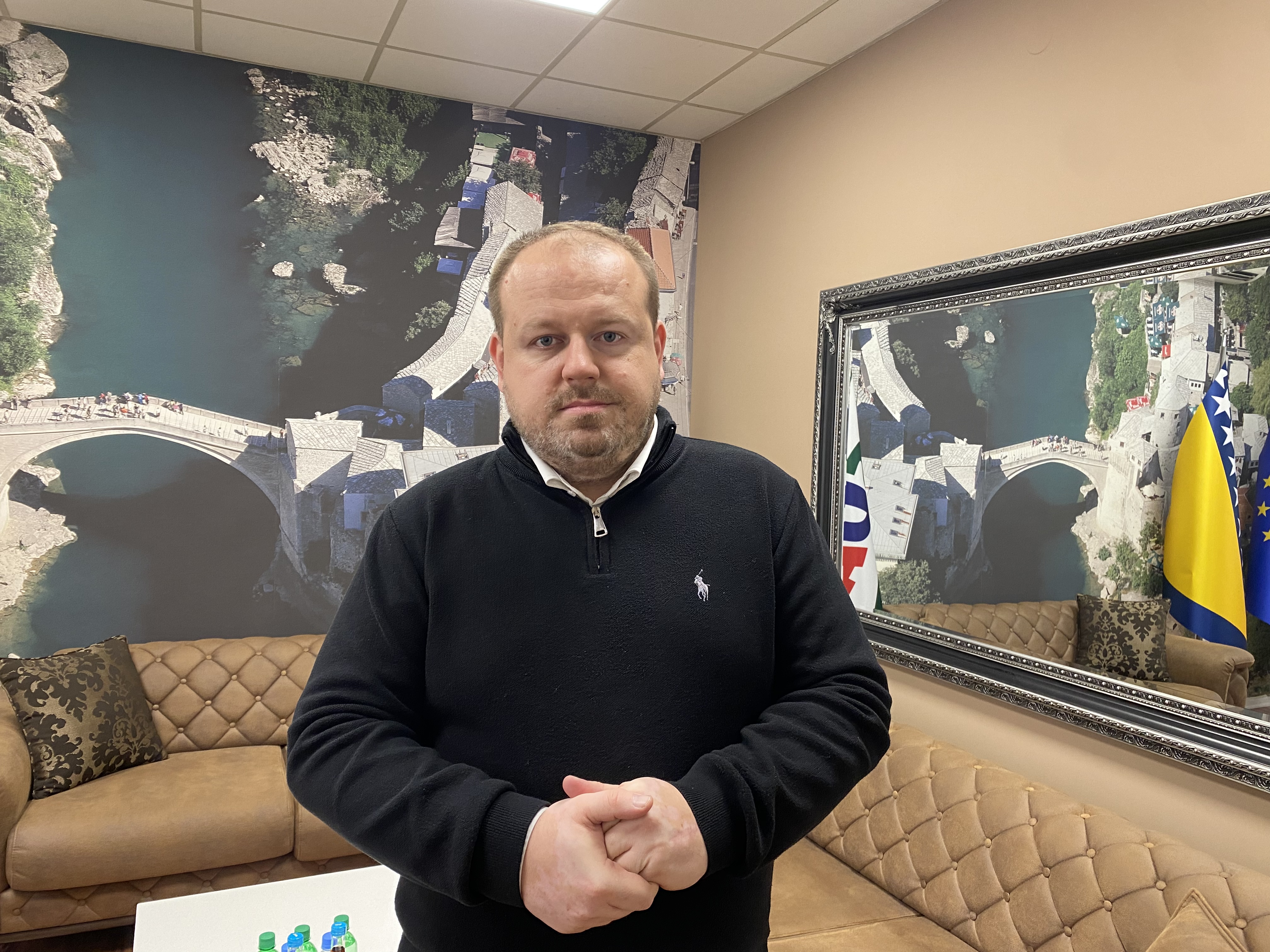 E60E9B32-12BF-4E4D-8FC3-0E57DED72400