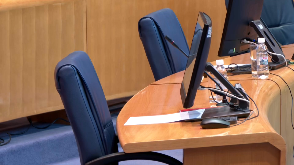 prazne stolice dom naroda