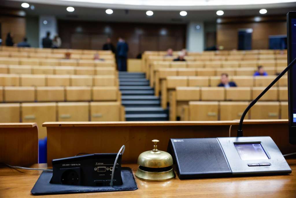 l_419959998f6e376b14f9261af3b4b35e